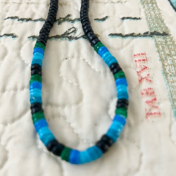 Puka Shell and Wood Brad Necklace - Picture 2 of 4